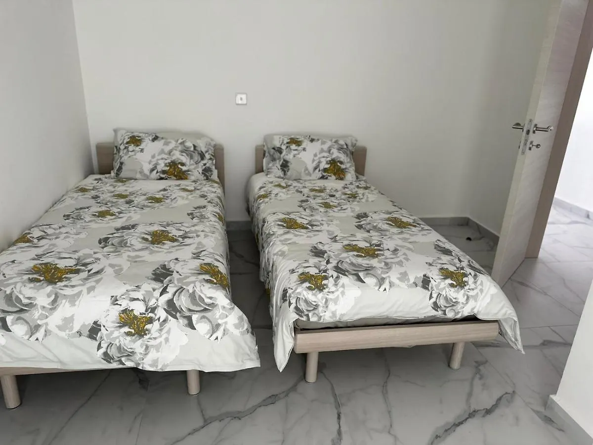 Skylark 2 Apartment With Terrace Is-Swieqi マルタ