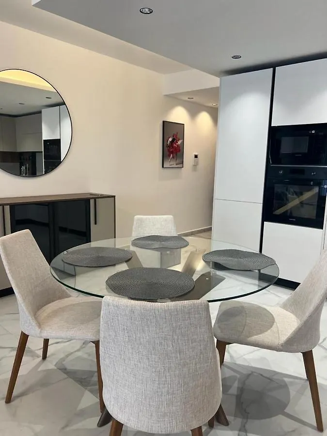 Skylark 2 Apartment With Terrace Is-Swieqi